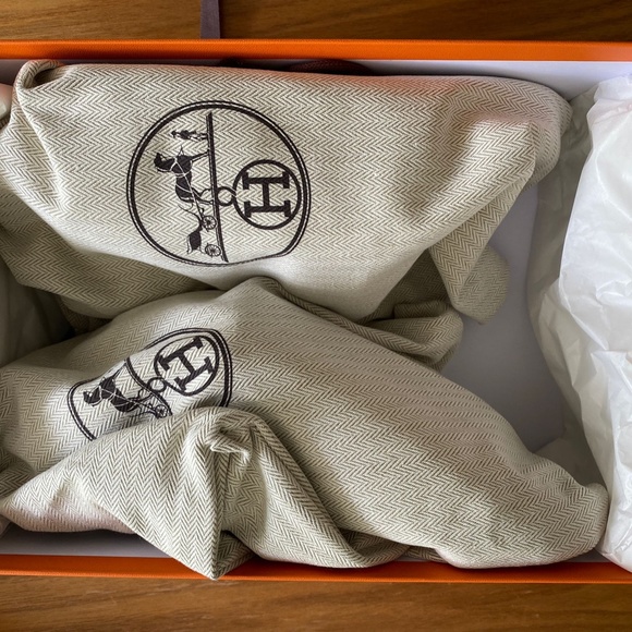 Hermes Chypre Sandal 37 in Vert - Picture 2 of 3